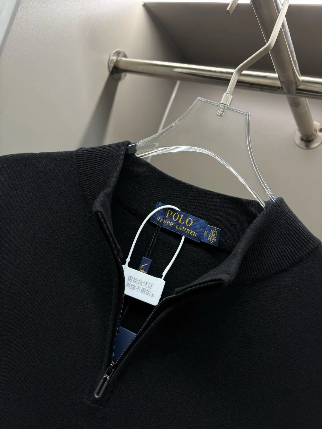 P280 POLO Ralph Lauren's new zipper sweater. Original fabric. Official same style. Weaved with customized natural medium-thick imported wool gauze, feels very comfortable and smooth. Very wide and stylish. Produced by a first-line brand factory. Woven by imported machines. It is very soft and skin-friendly to wear. It will not deform after long-term wear. The latest autumn and winter style. Fashionable and personalized. Super versatile and good-looking. Very suitable for both men and women. A must-have for everyone. Color: black, gray, caramel color Size: L-4XL